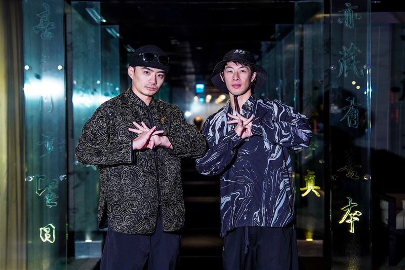 築夢者國銓(左)、隊長哈利推廣街舞（圖／記者趙于瑩攝影）