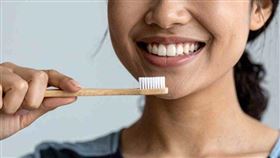 想避免蛀牙？先學會正確挑選牙刷、牙膏！（圖／醫健新聞網提供） 