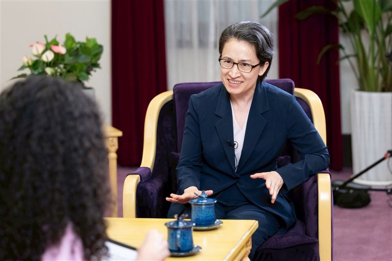 蕭美琴副總統日前接受「德國第一公共電視台」(ARD) 「世界之鏡」（Weltspiegel）節目主播Tessniem Kadiri專訪。（圖／翻攝自總統府網站）