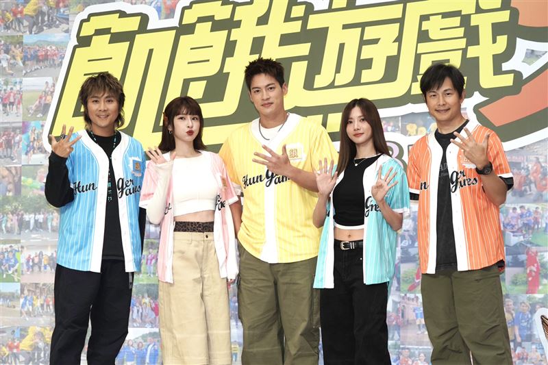 王仁甫(左起)、峮峮、許孟哲、蔡黃汝、孫協志(圖/記者趙于瑩攝影)