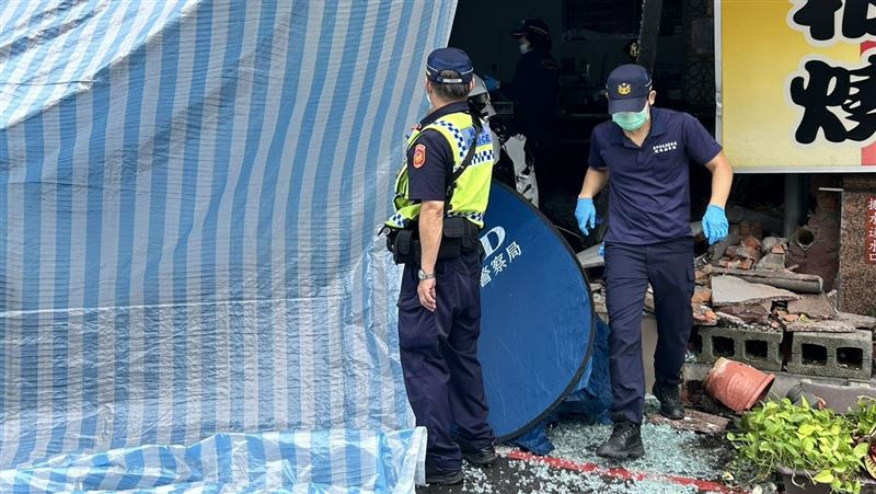 36歲何男衝撞鐵板燒店後死亡。(圖/翻攝畫面)