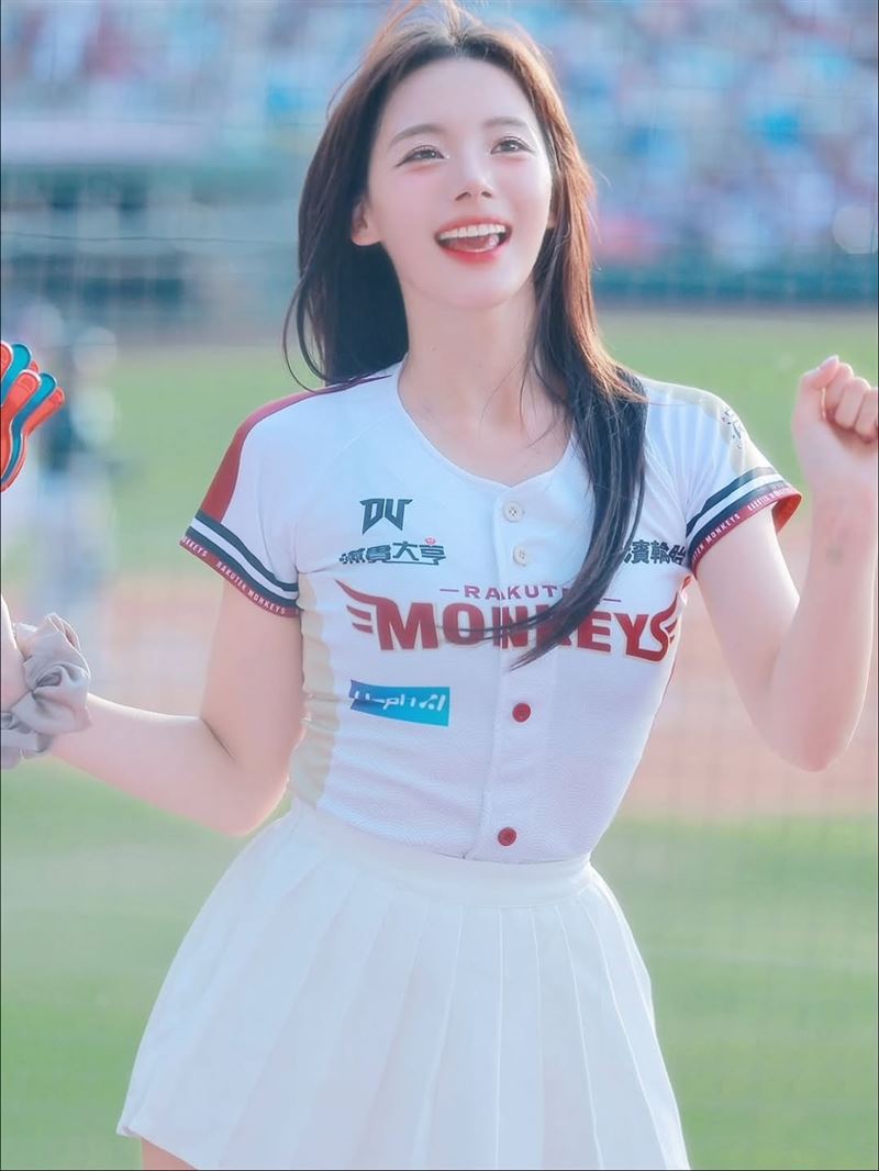 河智媛隔空應援祝賀樂天桃猿奪冠(圖/翻攝自IG @hajiwon.22)