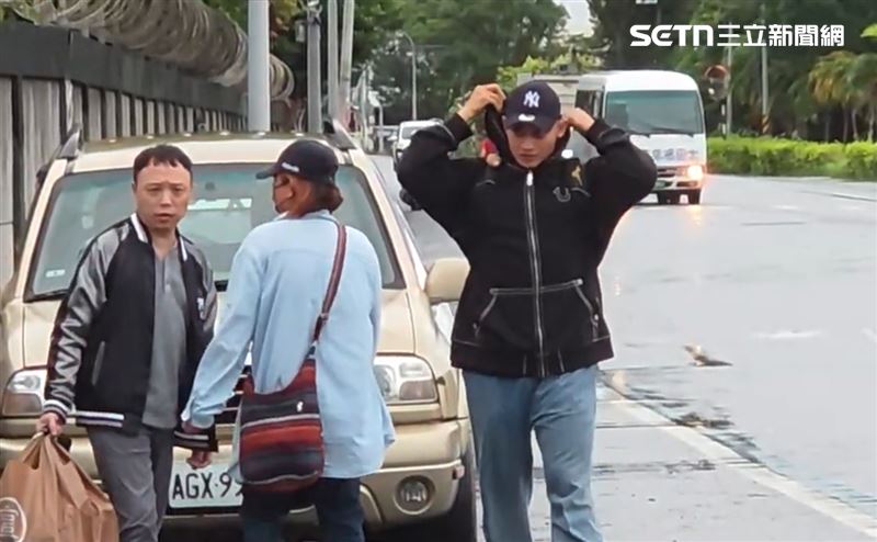 馬傑森原本要坐夜車趕往花蓮,但因比賽加慶祝,只能臨時短暫休息後早上出發。(圖/翻攝畫面)