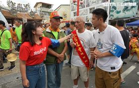 主持人訪問兩宮代表人受封當下的心境（圖／寶島神很大提供） 