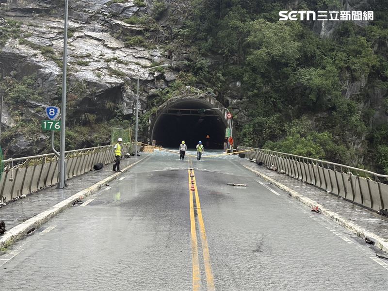 林保署表示，為確保人員安全，稍早施工團隊與機具已全數撤離至安全地區。（圖／翻攝畫面）