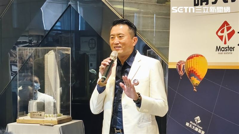 陳建慶指出，陶朱隱園成交也無法提振國內房市，而成立大師晴天大師旅行社，就是創造旅遊賞屋的新模式。（圖／記者陳韋帆攝影）