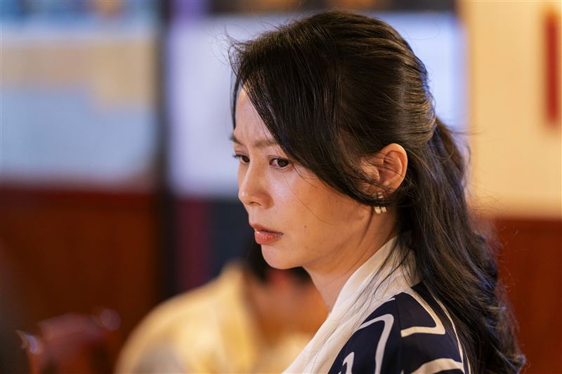 孫淑媚在《南方時光》中,飾演吳慷仁的妻子。(圖/百景映畫提供)