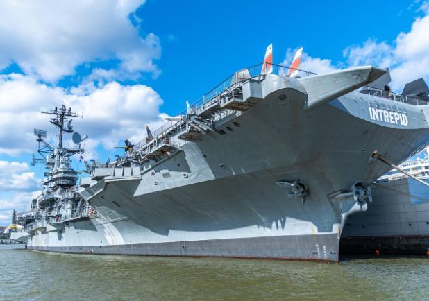 美國航空母艦強大的戰力,象徵著美軍全球投射力量的核心。(示意圖/翻攝自PIXABAY)