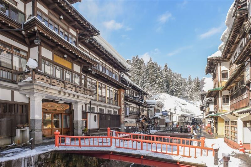 易飛旅遊日本東北銀山溫泉,相關行程第二人折$4,000。(圖/飯店旅宿業者提供)