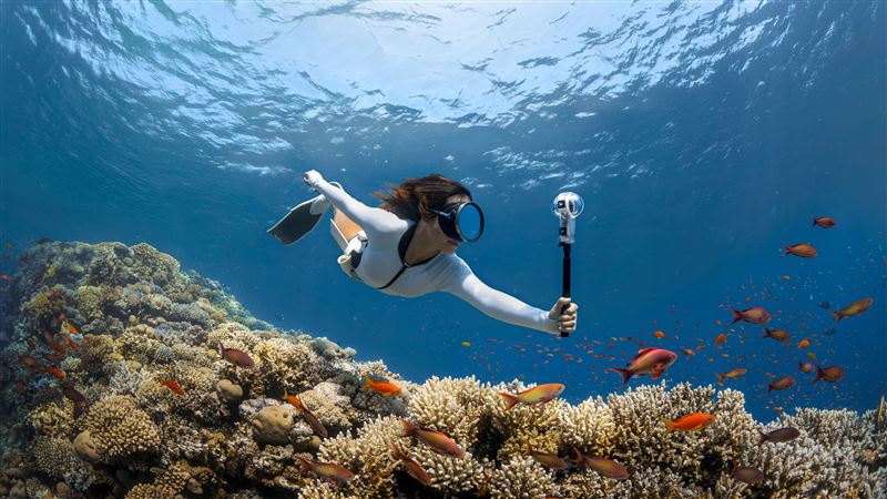 Insta360 X4 Air無論手持、運動或水下拍攝,都能穩定呈現流暢畫面