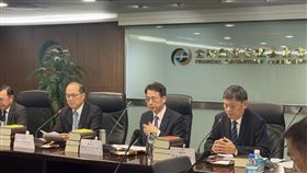 玉山金收購三商壽案爆程序爭議，未經董事會即談定出價、公告又慢半拍，引發市場與監管關注。證交所強調資訊揭露應由公司主動執行，非等媒體披露才補救。金管會則表示，若查有違規，最高可處500萬元罰鍰，並重申公司治理不可虛設。（圖／記者師瑞德攝影）