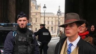 羅浮宮帥偵探？美聯社攝影師揭開真相