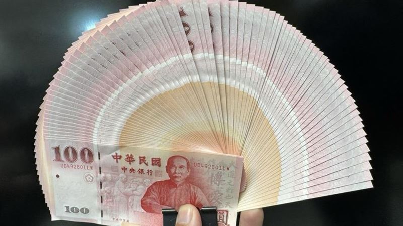 台灣吸金力再現!經濟部投資審議會一日核准5件重大投資案,總金額逼近新台幣400億元。高通、科林兩大國際科技巨頭分別砸下百億級資金投資台灣,帶動半導體與IC設計升級;仁寶、富邦、藥華藥同步展開海外布局,展現台廠全球競爭力。(圖/記者師瑞德攝影)
