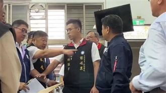 張峻一腳嚇到傅崐萁?他教打架7招笑翻網