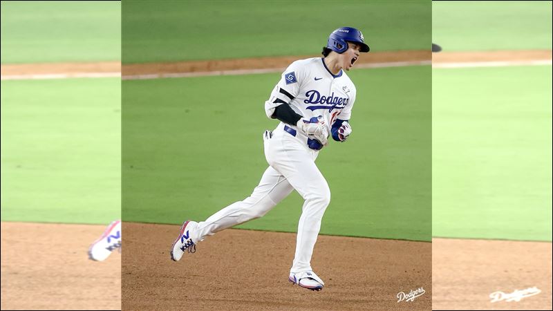 大谷翔平世界大賽第4戰首打席選到保送，在道奇球場連14打席上壘。（圖／翻攝自道奇推特）