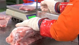 獨／直擊冷凍肉倉！200噸豬肉滿到天花板