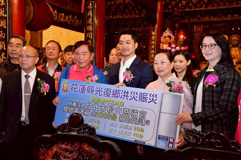 徐榛蔚今天到台北和蔣萬安同台參加慈祐宮三獻大典(圖/北市府提供)