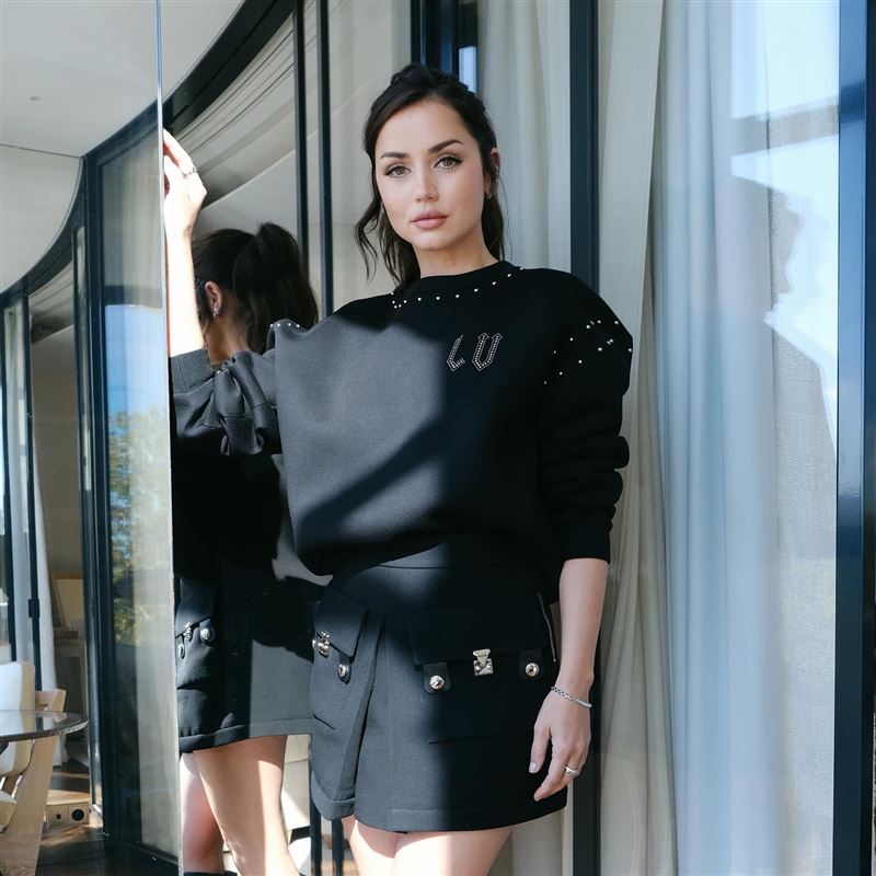 安娜德哈瑪斯過去曾入圍奧斯卡最佳女主角獎。（圖／翻攝自IG @ana_d_armas）