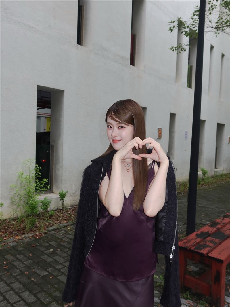 邱偲琹大談異國戀。(圖/翻攝自邱偲琹臉書)