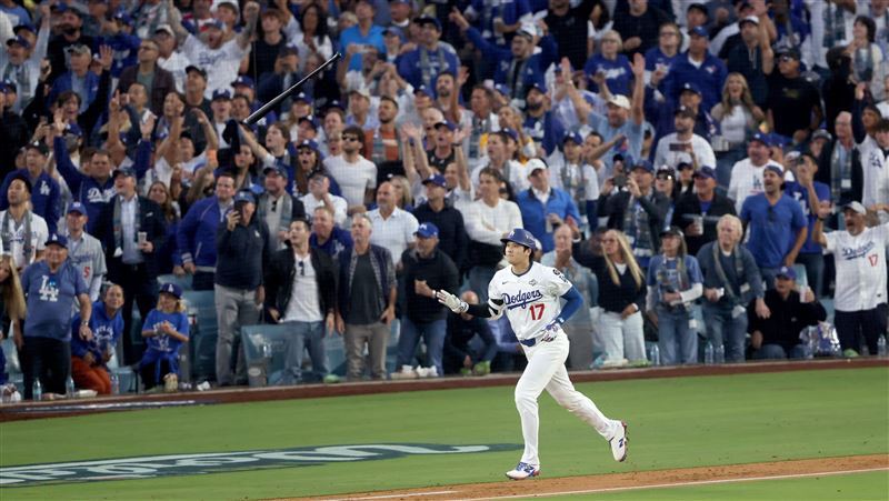 大谷翔平G3繳出單場雙響砲，4打數4長打、9度上壘，5次保送中包含4次敬遠。（圖／翻攝自道奇官方X）