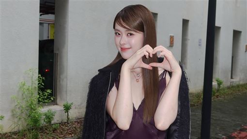 邱偲琹爆大談異國戀　經紀人低調回應了