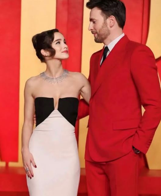 倆人的女兒取名採用雙姓「巴普蒂絲塔-伊凡」(Baptista-Evans),象徵夫妻之間的平等與尊重。右為克里斯伊凡、左為艾芭普蒂絲塔(圖/翻攝自克里斯伊凡IG)