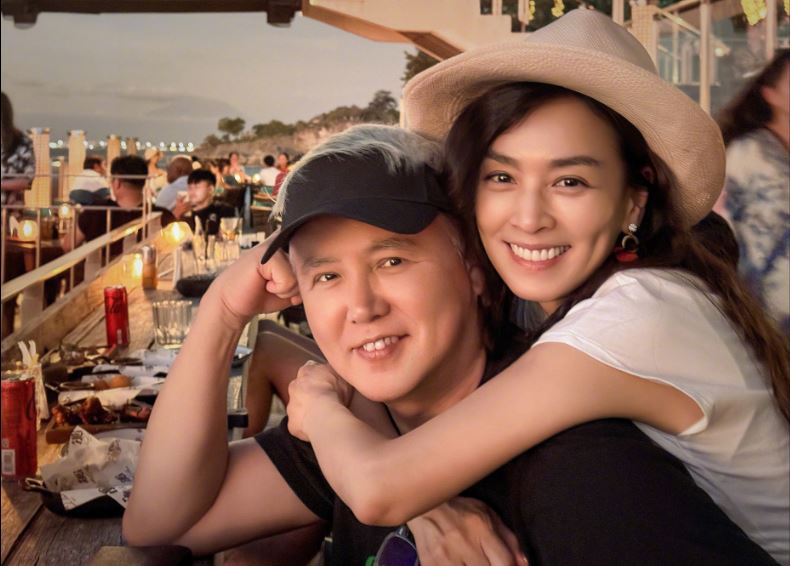 張庭（右）與林瑞陽（左）結婚多年。（圖／翻攝自張庭微博）