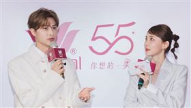 王子（邱勝翊）今年4月從美國回來後的第一個工作就是和粿粿出席內衣品牌活動。（圖／翻攝自IG @prince_pstar）