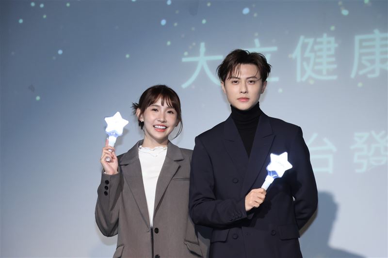 粿粿（左）與王子（右）爆不倫戀。（圖／記者鄭孟晃攝影）