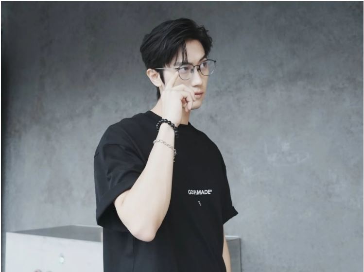 范姜彥豐在棒棒堂得獎當下,於IG限時動態發出一個「大問號」,未多作說明,卻引發圈內知情人士議論。(翻攝自范姜彥豐IG)