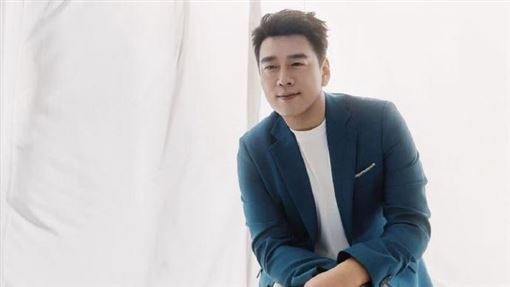 直播訪女星1句遭網轟　他怒：以後不做啦