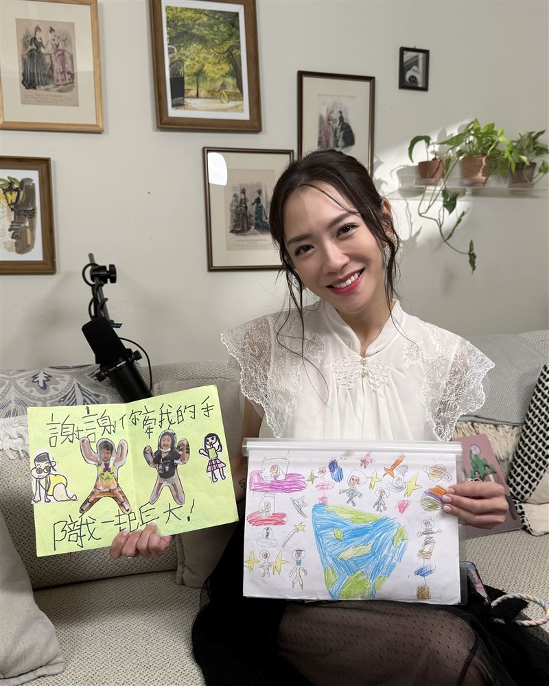 楊千霈表示自己會教導孩子不要像她一樣閃婚。(圖/menomeno X 人類圖畫館提供)