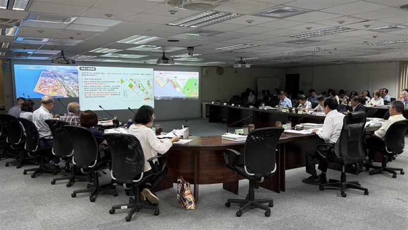 高雄市都市計畫委員會今日審議通過「新材料循環產業園區」與「大林蒲遷村安置地」兩項重大都計變更案。(圖/高雄市政府提供)