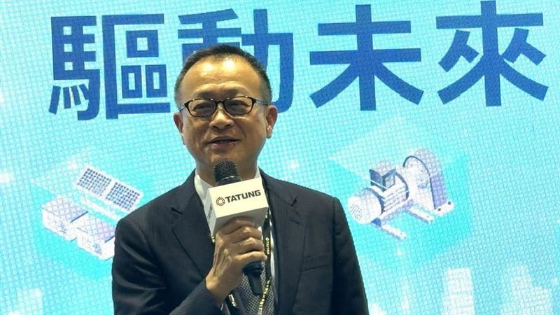 YouTuber「大时叔叔」介紹大同電鍋的影片《為什麼每個台灣家庭都選它?》短短10天內突破57萬觀看,意外帶動大同電鍋在中國市場熱銷超過2600台。網友留言熱烈,「我家的從阿嬤嫁妝用到現在」、「一鍋傳三代」,掀起老電器背後的人情記憶與文化共鳴。圖為大同總經理沈柏延。(圖/記者師瑞德攝影)