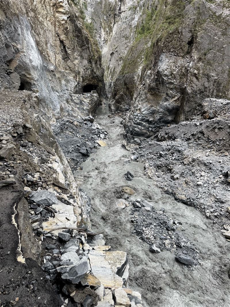 燕子口堰塞湖溢流後情況。(圖/林保署花蓮分署提供)