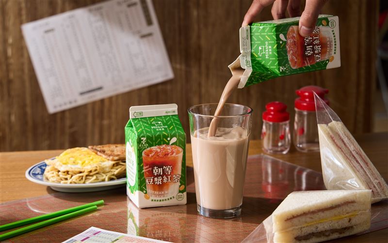 迷客夏「朝等豆漿紅茶」。（圖／品牌業者提供）
