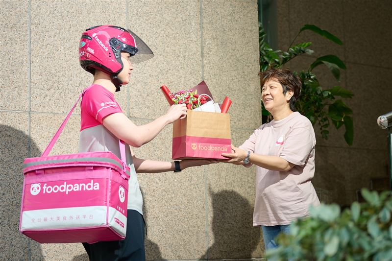 foodpanda即日起至11月30日指定用戶於合作藥妝下單輸入優惠碼可享最高79折。（圖／品牌業者提供）