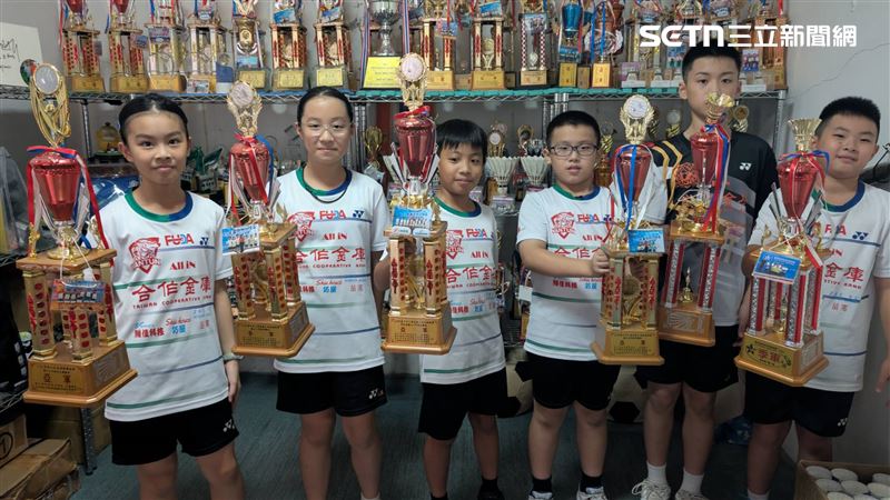 南屯國小羽球隊成立已超過30年，已奪下上百面獎牌，成績亮眼。（圖／翻攝畫面）