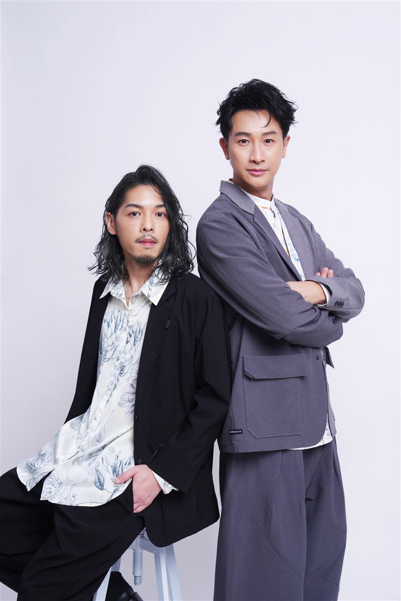 粉絲敲碗放浪兄弟演唱〈你是我的ok繃〉等代表作。（圖／杰威爾音樂提供）