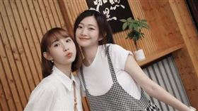 粿粿忘帶女兒護照，只好跟旅伴晏柔中說掰掰，自己與范姜彥豐改坐下班飛機。（圖／翻攝自粿粿IG）