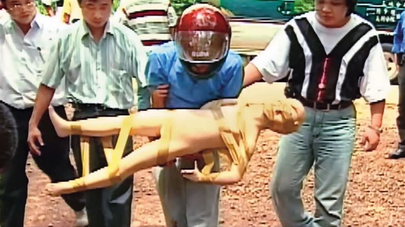 童回家離奇失蹤2天成焦屍…綁匪竟是鄰居