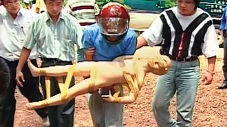 童回家離奇失蹤2天成焦屍…綁匪竟是鄰居