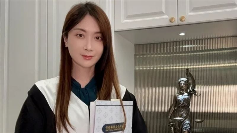 陳漢章轉任律師後被酸民攻擊。（圖／翻攝自臉書樂樂律師&middot;前樂檢）