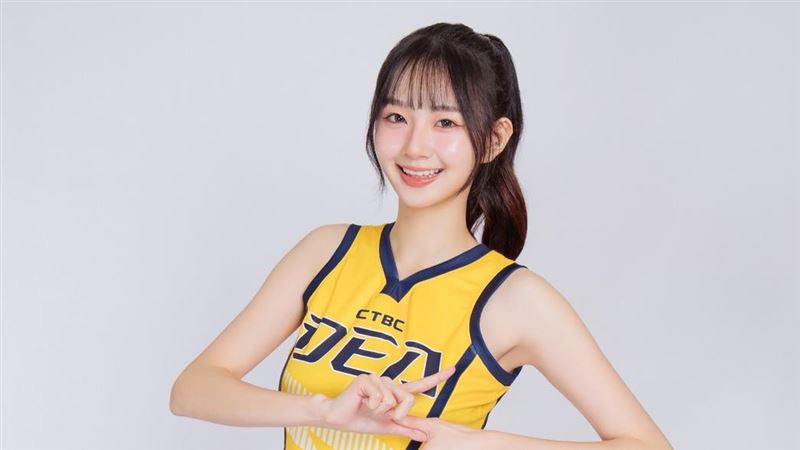 PS女孩迎接新成員　23歲女團主唱珮含加入