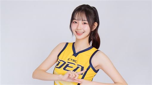 PS女孩迎接新成員　23歲女團主唱珮含加入