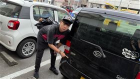 藝人李岳沖繩旅遊發生車子擦撞意外。（圖／種瓜得瓜工作室提供）