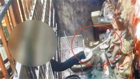 金牌、香油錢全掃光！中寮囝仔公廟損失140萬　竊賊辯：神明說OK