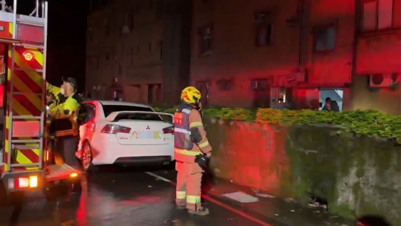 消防隊獲報到場。（圖／翻攝畫面）