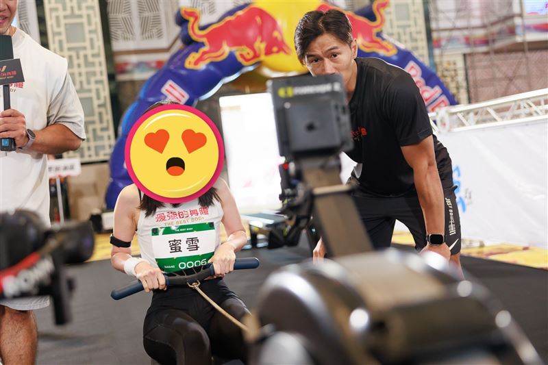 昔日偶像女團成員蜜雪上節目挑戰。（圖／好看娛樂提供）