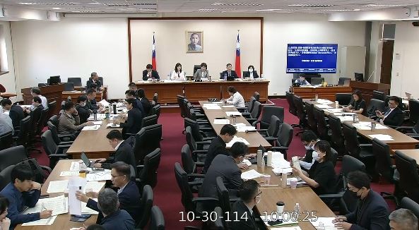 立法院經濟委員會初審通過「海纜7法」的電業法、天然氣事業法、自來水法修正草案。（圖／翻攝自立法院隨選視訊）